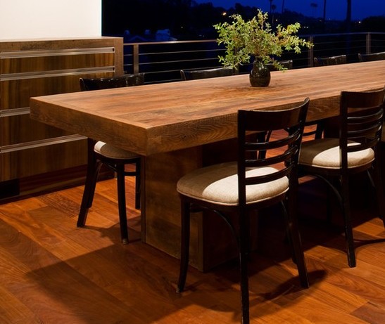 tavolo in legno grandi dimensioni